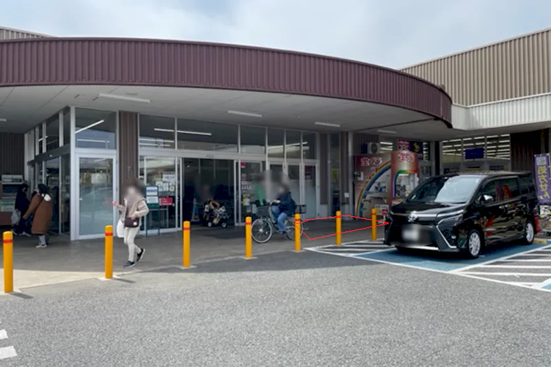 【いなげや小平小川橋店】各種プロモーションイベントに最適なスーパーマーケットの店頭軒下スペース