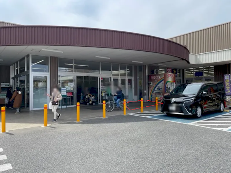 【いなげや小平小川橋店】各種プロモーションイベントに最適なスーパーマーケットの店頭軒下スペースの画像1