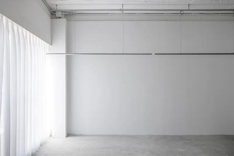 【表参道駅6分】アパレルの展示会やポップアップストア、個展に適した白を基調としたイベントスペース