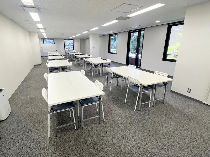 【六本木一丁目駅4分】招待制の製品PR会や受注販売会に適した90名程度収容可能なレンタルスペースの画像3