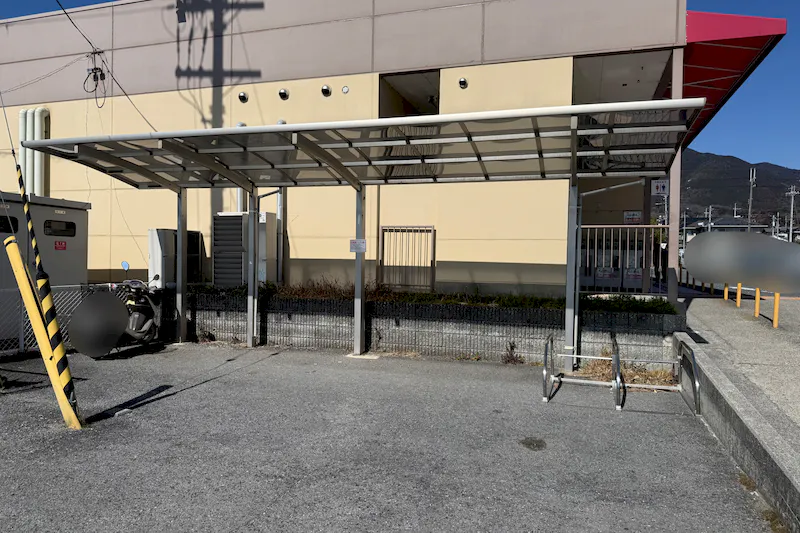 【Aコープハートフル五條店】食物販や販促イベントに最適な店頭スペース①の画像