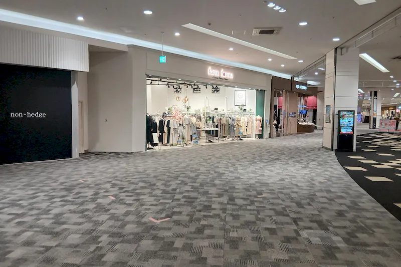 【イオンモール水戸内原】フォルムフォルマ前 (旧イオンスタイル前)
