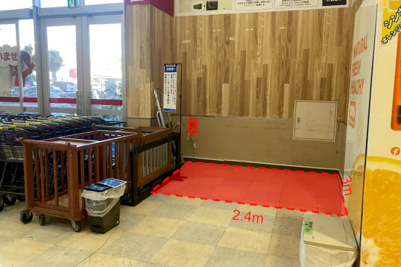 【ユニディ松戸ときわ平店】1階風除室　プロモーション・物販に最適な風除室イベントスペース