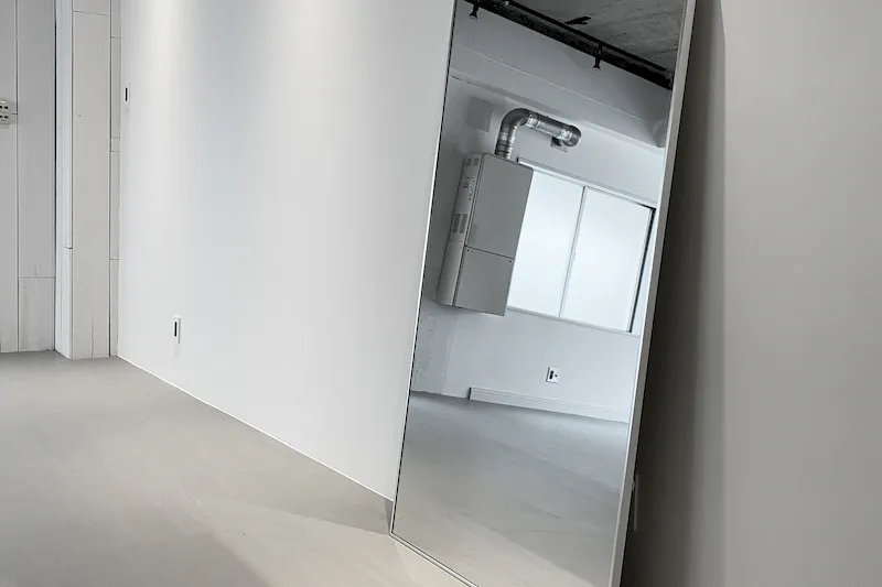 【渋谷駅6分】アパレルの展示会場やポップアップストアに最適な白を基調としたファイヤー通り沿いの5階イベントスペース