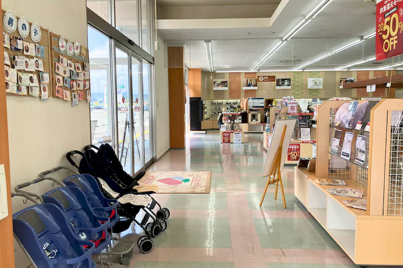 【ギフトプラザ大河原店】物販ポップアップストアや、出張販売、プロモーションイベントに適したギフトショップ正面入り口のイベントスペースA(in shop)