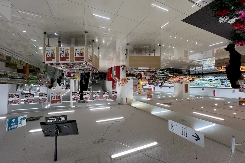 【西友　錦糸町店】B1F下りエスカレーター前　プロモーション用途や物販、食物販のポップアップストアに最適なスーパー店内催事イベントスペース