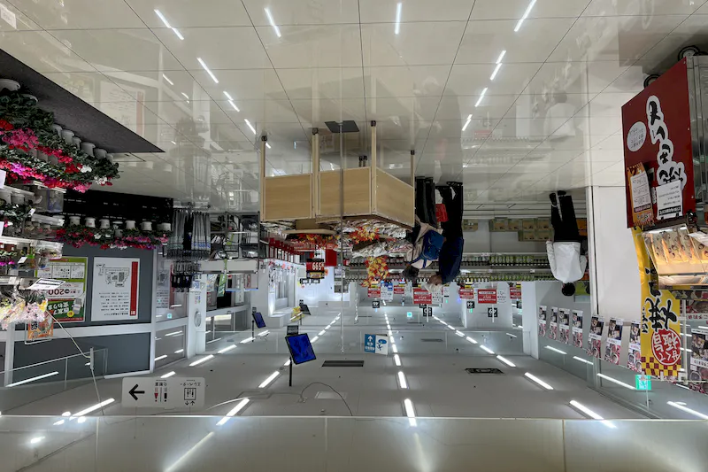 【西友　錦糸町店】B1F下りエスカレーター前　プロモーション用途や物販、食物販のポップアップストアに最適なスーパー店内催事イベントスペース