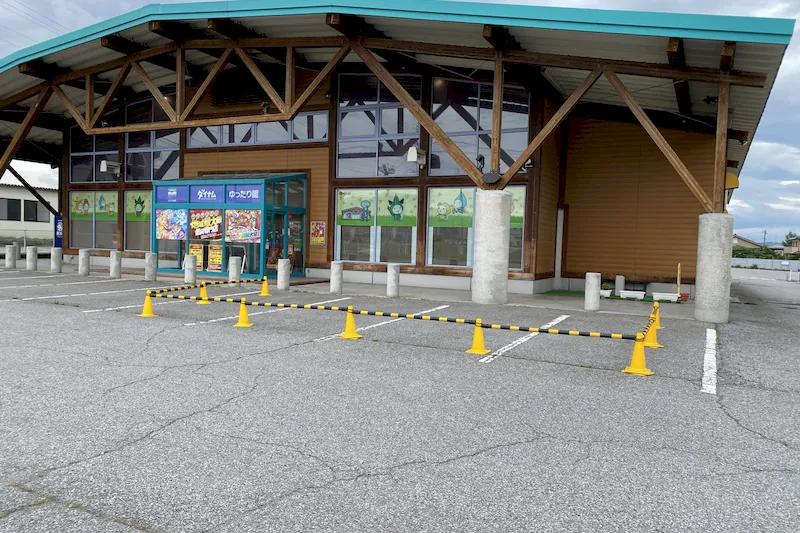 【ダイナム長野小諸店ゆったり館｜割引キャンペーン実施中】キッチンカーやプロモーションイベントの開催に最適なアミューズメント施設のイベントスペース