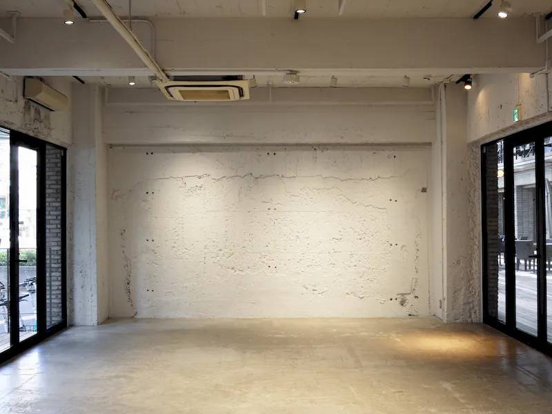 展内①