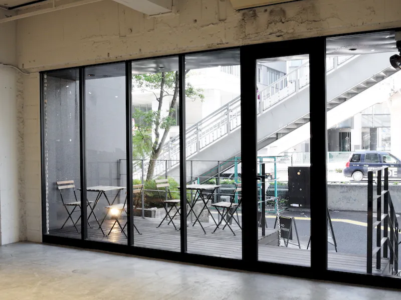 展内③