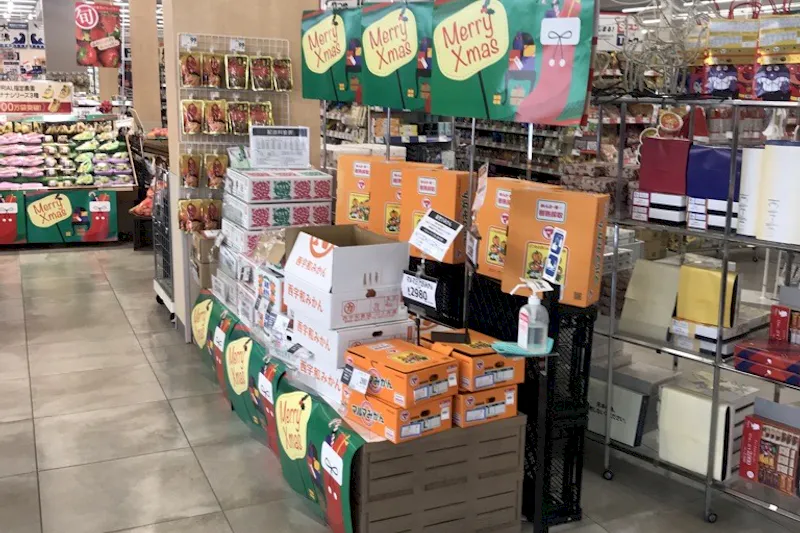 【西友　真田店】店内入口付近　プロモーション用途や物販、食物販のポップアップストアに最適なスーパー店内催事イベントスペース