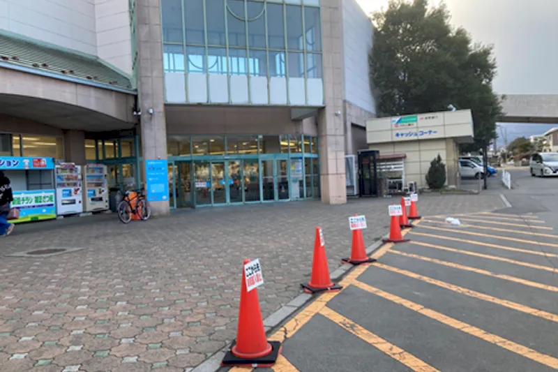 【イオン箕輪店】各種プロモーションや物販のポップアップストアに最適な北方入口の屋外催事イベントスペース