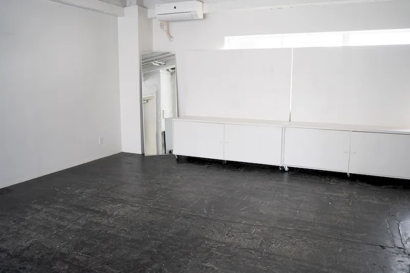 【渋谷駅6分／3F】展示会やアパレルのPOPUPなどに最適な明るい白い内装の稼働壁が便利なスペースの画像14