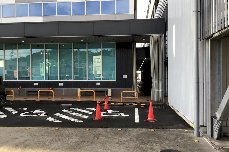 【ダイナム関緑町店｜割引キャンペーン実施中】キッチンカーやプロモーションイベントの開催に最適なアミューズメント施設のイベントスペース