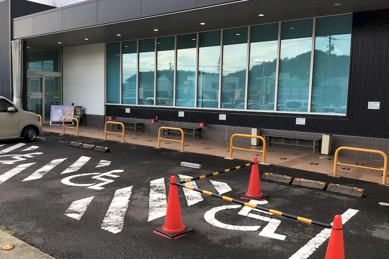 【ダイナム関緑町店｜割引キャンペーン実施中】キッチンカーやプロモーションイベントの開催に最適なアミューズメント施設のイベントスペース