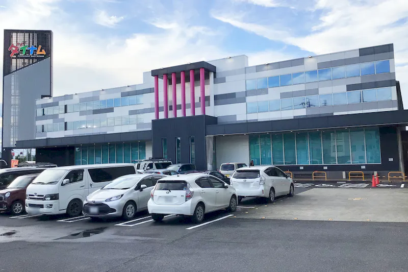 【ダイナム関緑町店｜割引キャンペーン実施中】キッチンカーやプロモーションイベントの開催に最適なアミューズメント施設のイベントスペース