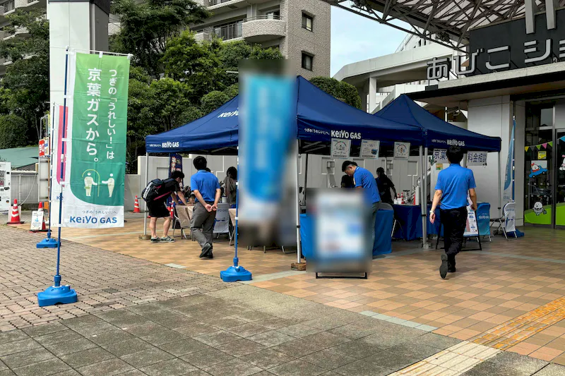 【あびこショッピングプラザ】プロモーションやワークショップ、飲食物販に適した地域密着型の商業施設1F出入り口近くの屋外イベントスペース（宝くじ側）