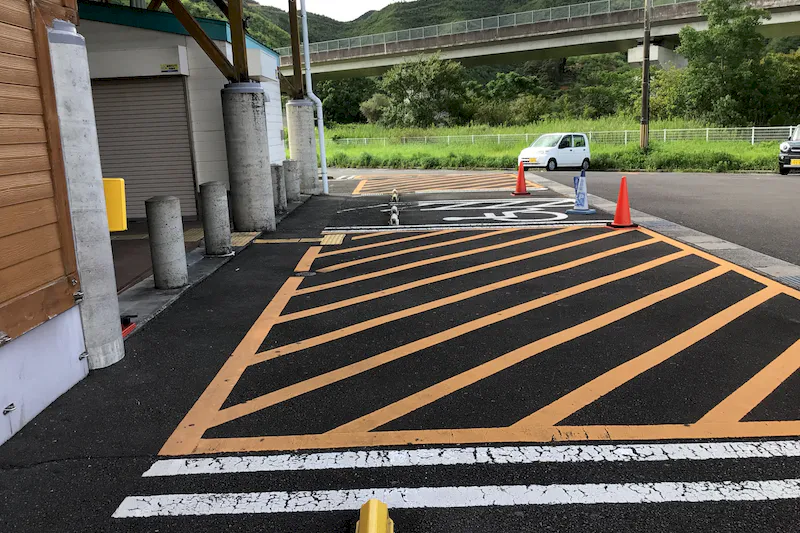 【ダイナム高知中村店｜割引キャンペーン実施中】キッチンカーに最適なアミューズメント施設のイベントスペース