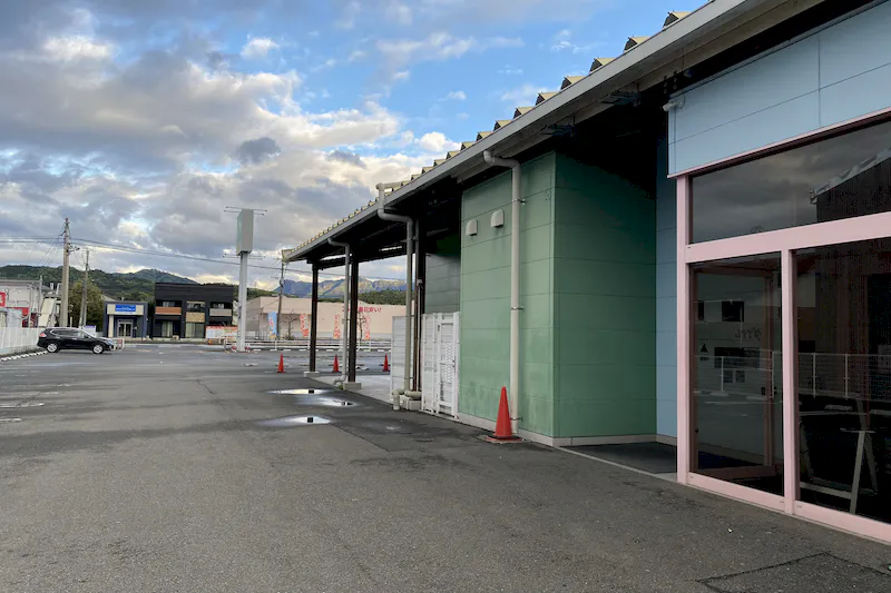 【ダイナム宮崎延岡店ゆったり館｜割引キャンペーン実施中】キッチンカー出店やプロモーションに最適なアミューズメント施設のイベントスペース②