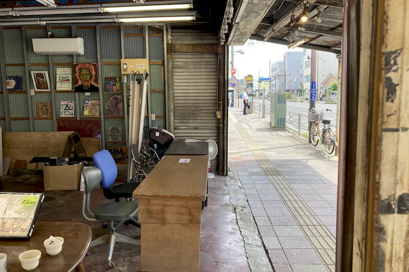 【浜マーケット】ポップアップストアや出張販売に適したなつかしーいレトロな商店街にある国道16号沿いに面したイベントスペース
