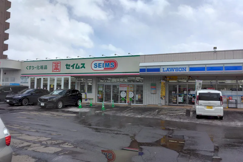 【ドラッグセイムス札幌苗穂店】キッチンカー出店やプロモーション催事に最適なドラッグストアの駐車場イベントスペース