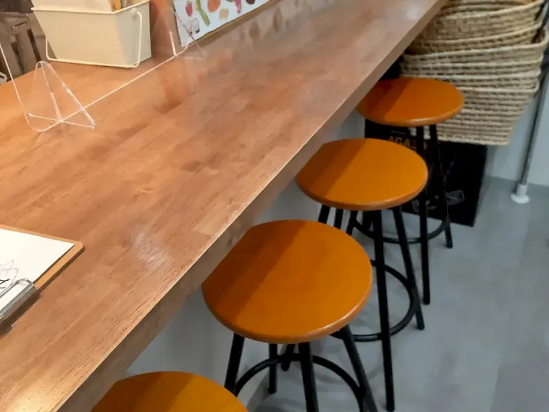 カウンター席は4つ