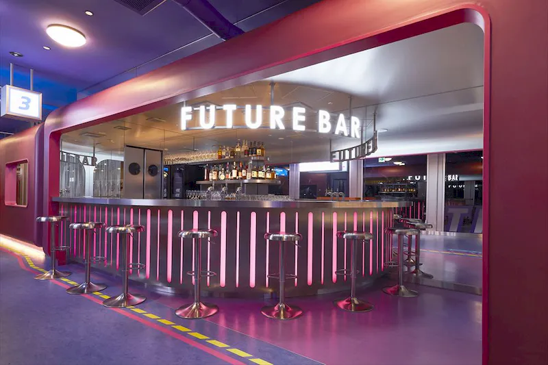 【梅小路京都西駅1分】伝統と未来が交差する列車型レストラン「FUTURE TRAIN KYOTO DINER & CAFE」内のスペース