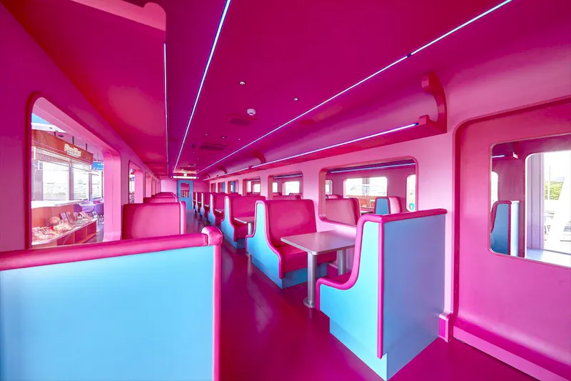 【梅小路京都西駅1分】伝統と未来が交差する列車型レストラン「FUTURE TRAIN KYOTO DINER & CAFE」内のスペース