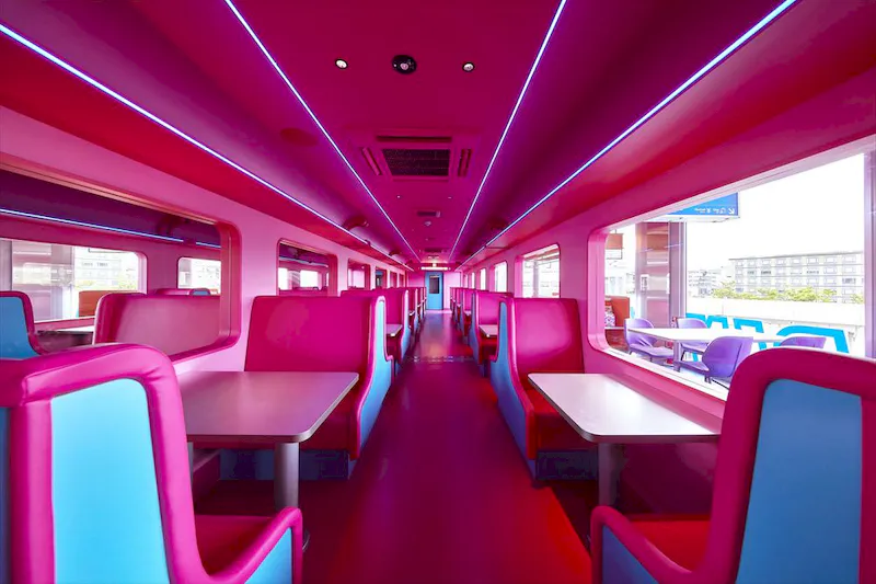 【梅小路京都西駅1分】伝統と未来が交差する列車型レストラン「FUTURE TRAIN KYOTO DINER & CAFE」内のスペース
