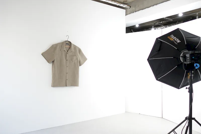 【御徒町駅6分】展示会、撮影用途に最適な2面採光のイベントスペース。ハンガーラック７本貸出