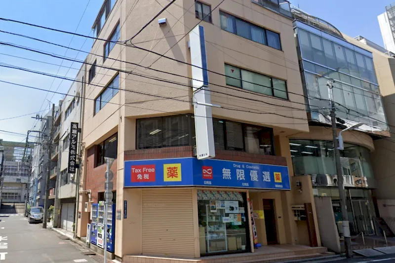 【御徒町駅6分】展示会、撮影用途に最適な2面採光のイベントスペース。ハンガーラック７本貸出