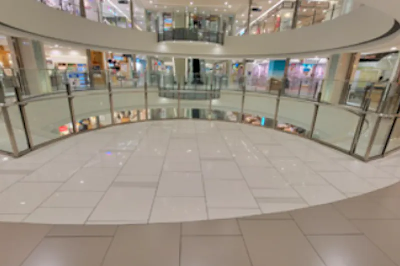 【神戸ハーバーランドｕｍｉｅ（ウミエ）】VP設置場所「サウスモール３階ライトオン側」
