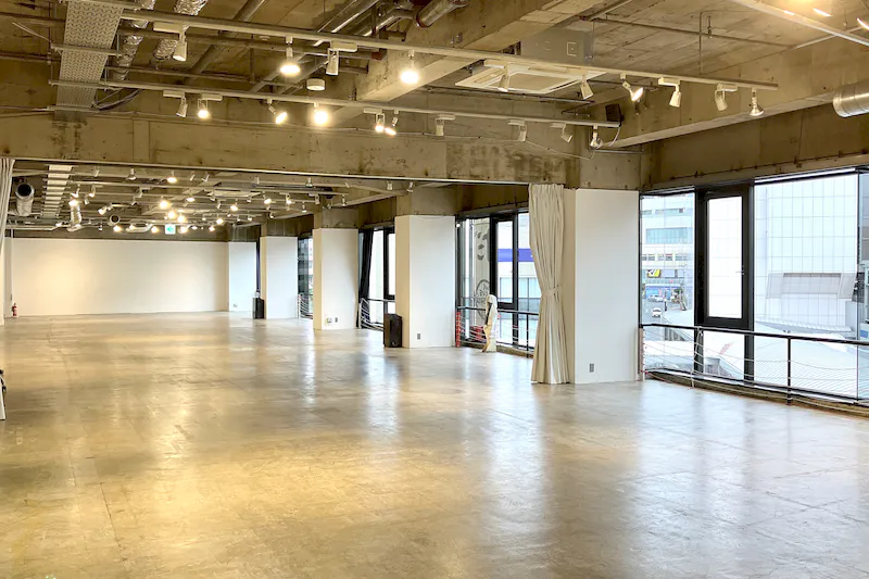 【町田パリオ】町田駅直結の大型イベントや展示会、販売会の会場に最適な町田エリアの街中が一望できる開放感あふれるイベントスペース(全面/463㎡)