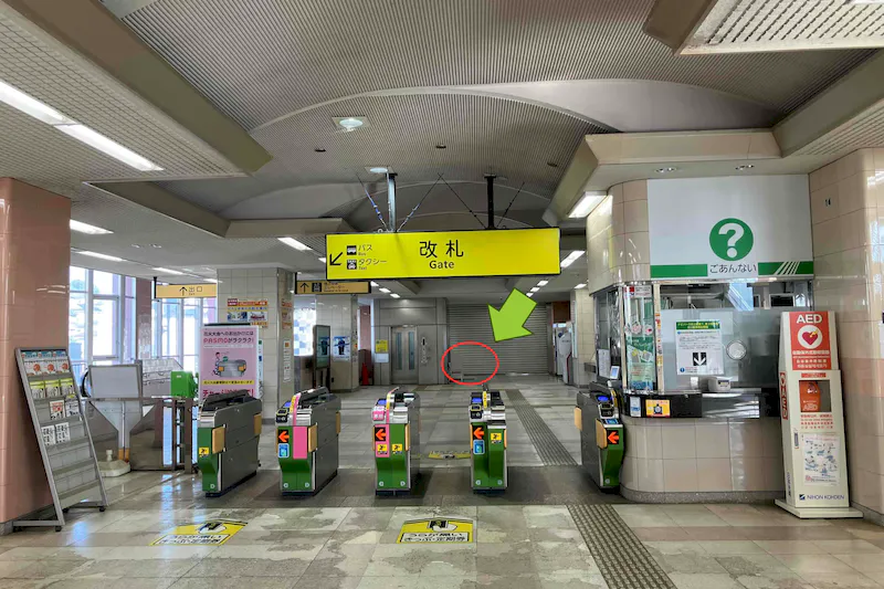 【村上駅】プロモーションや食物販に最適な人流の多い改札前スペース