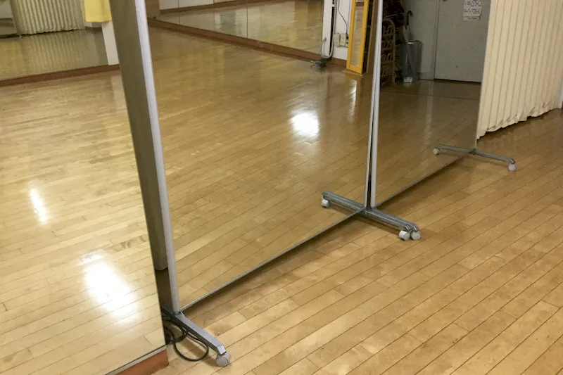 【新宿三丁目駅3分】ダンスのレッスン、練習、セミナーなどに適した好立地の完全個室の多目的レンタルスタジオ
