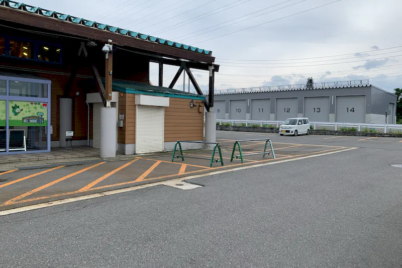 【ダイナム米沢店ゆったり館｜割引キャンペーン実施中】キッチンカーの開催に最適なアミューズメント施設のイベントスペース