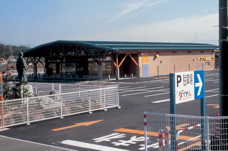 【ダイナム山梨韮崎店ゆったり館｜割引キャンペーン実施中】キッチンカーや各種プロモーションに最適なアミューズメント施設のイベントスペース