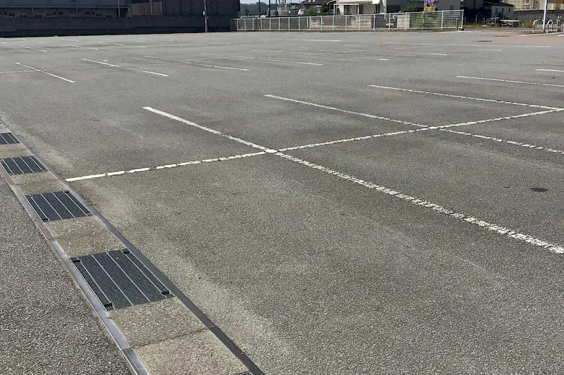 【ダイナム山梨韮崎店ゆったり館｜割引キャンペーン実施中】キッチンカーや各種プロモーションに最適なアミューズメント施設のイベントスペース