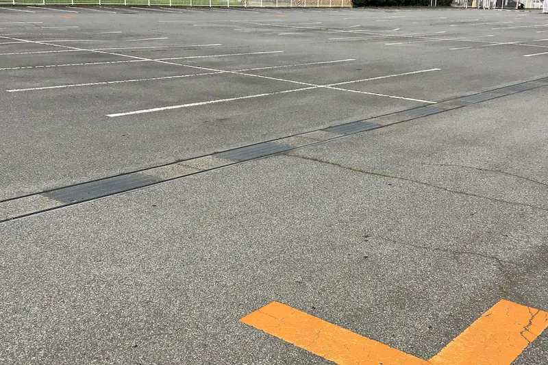 【ダイナム山梨韮崎店ゆったり館｜割引キャンペーン実施中】キッチンカーや各種プロモーションに最適なアミューズメント施設のイベントスペース