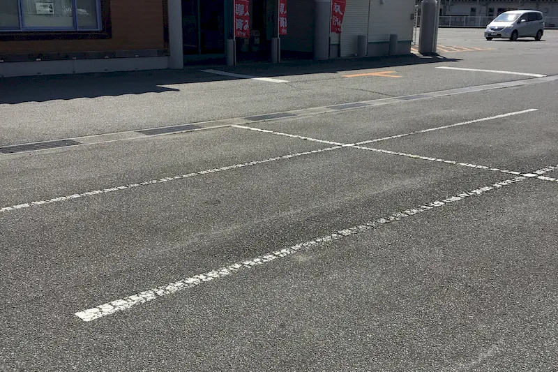 【ダイナム山梨韮崎店ゆったり館｜割引キャンペーン実施中】キッチンカーや各種プロモーションに最適なアミューズメント施設のイベントスペース
