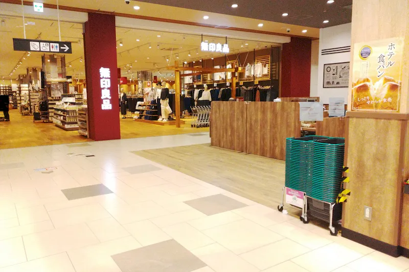 【イオンなかま店（福岡県）】専門店側催事場　催事スペース