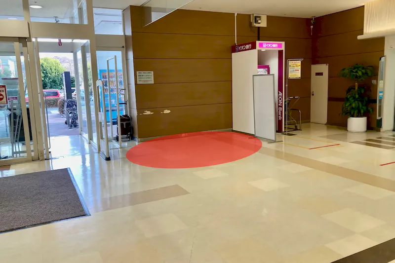 【イオン秦野】プロモーションに適した地域密着型のショッピングセンター1F北側出入り口のイベントスペースの画像