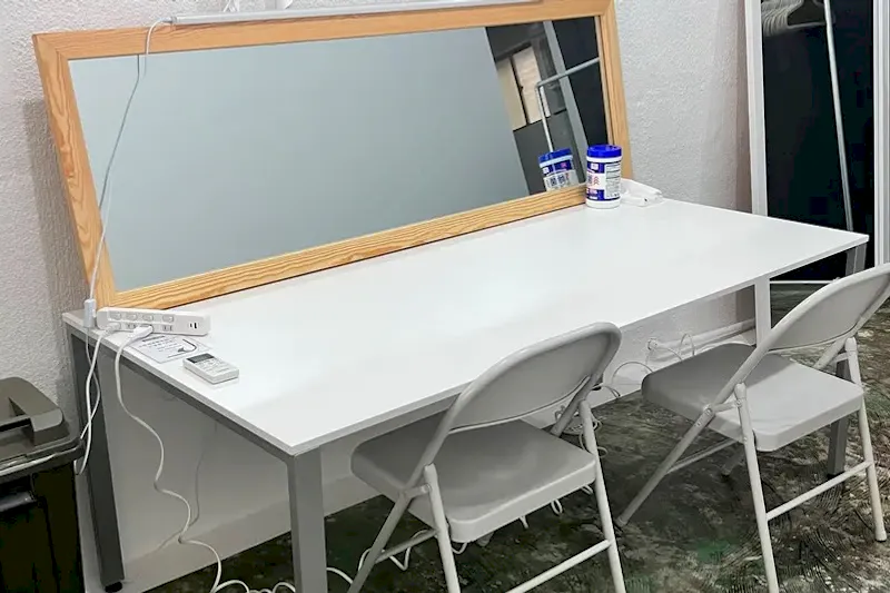 【神楽坂駅5分】撮影や展示会（イベント）演劇に適した本格白ホリゾント&モルタル床&レトロな倉庫を選べるスペース（無料機材レンタルあり）