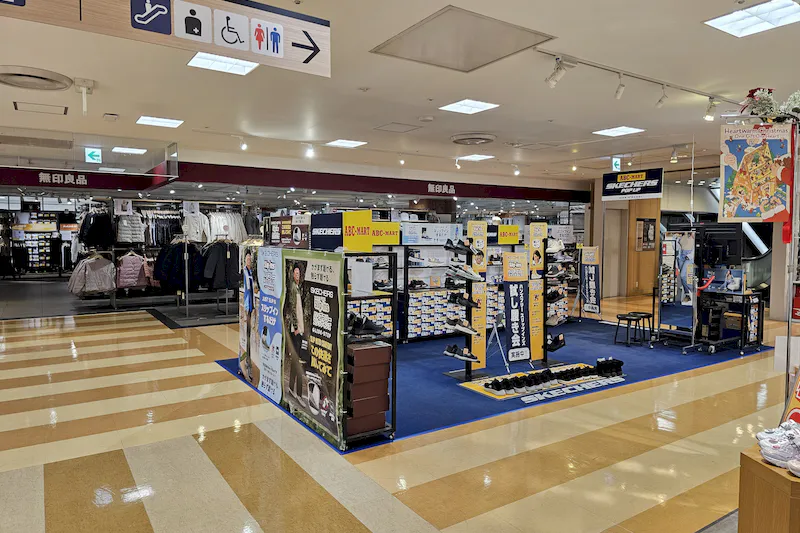 【京急百貨店】京急百貨店５階エスカレーター前（無印良品前）