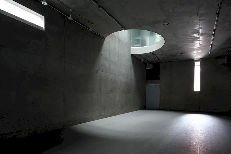 【東高円寺駅10分】アパレルやアートの展示会、撮影に最適なコンクリート打ちっぱなしのデザイナーズスペース