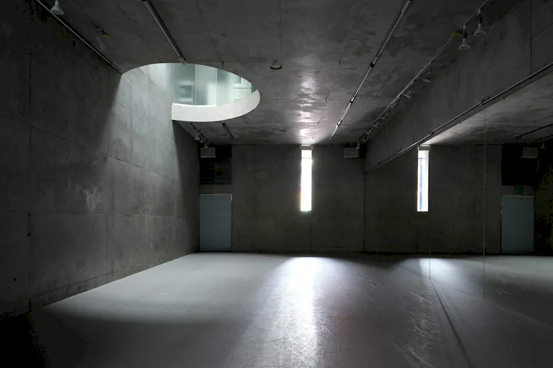 【東高円寺駅10分】アパレルやアートの展示会、撮影に最適なコンクリート打ちっぱなしのデザイナーズスペース