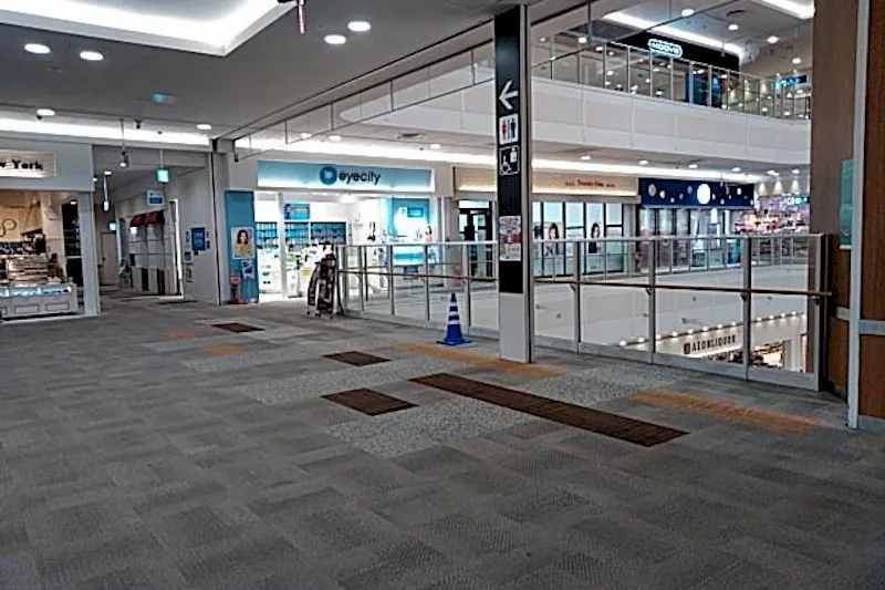 【イオンモール東久留米*】じぶんまくら前　ブリッジスペース