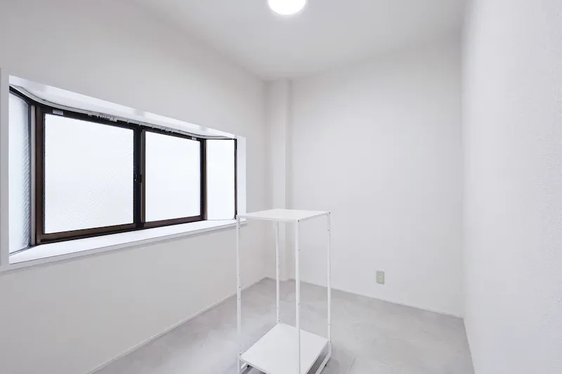 【表参道駅2分】展示会・ポップアップストア等に最適なホワイトスタジオ（展示什器貸出無料）