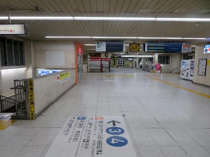 【京成高砂駅】食物販やポップアップストアに最適な人の流動が多い改札内コンコースの画像4