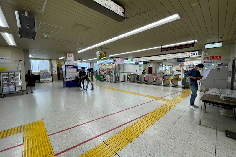 【京成高砂駅】食物販やポップアップストアに最適な人の流動が多い改札内コンコース